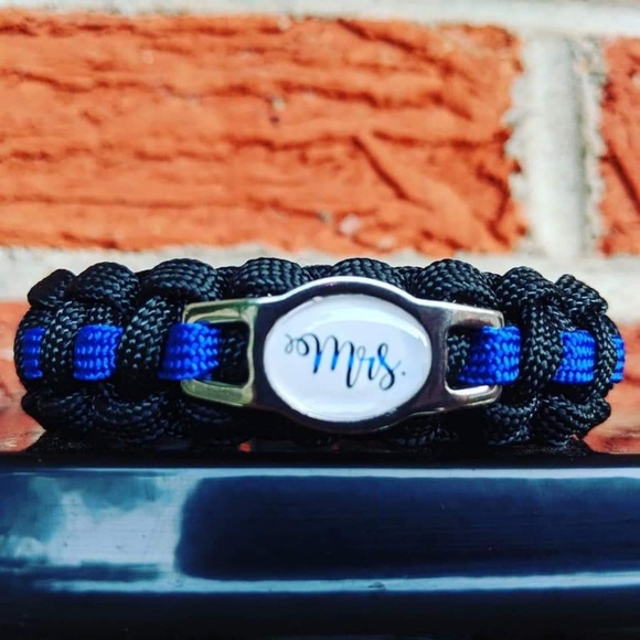 Police Officers Wife Paracord Bracelet - Picture 1 of 1